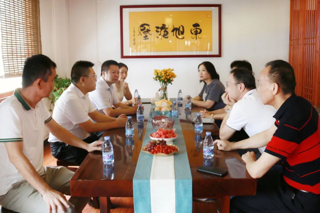 The leaders of the district committee visited Dongxu Hydraulics for guidance 1