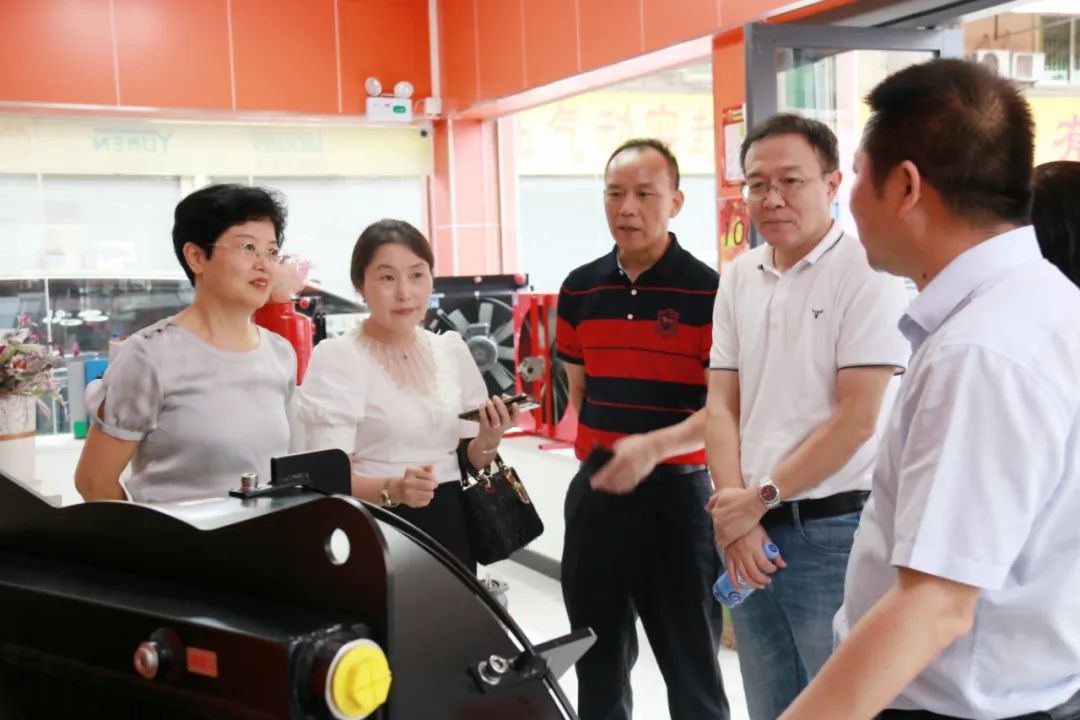 The leaders of the district committee visited Tunghsu Hydraulics for guidance 10